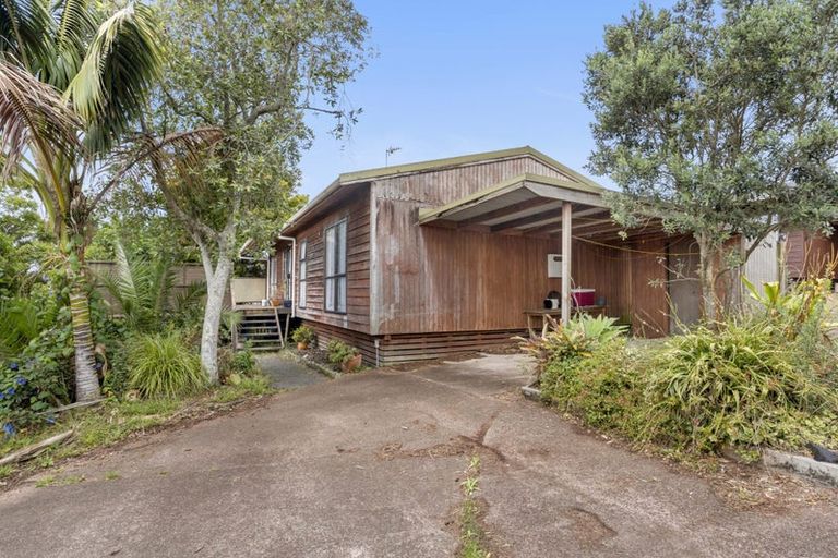 Photo of property in 6/70a Woodglen Road, Glen Eden, Auckland, 0602