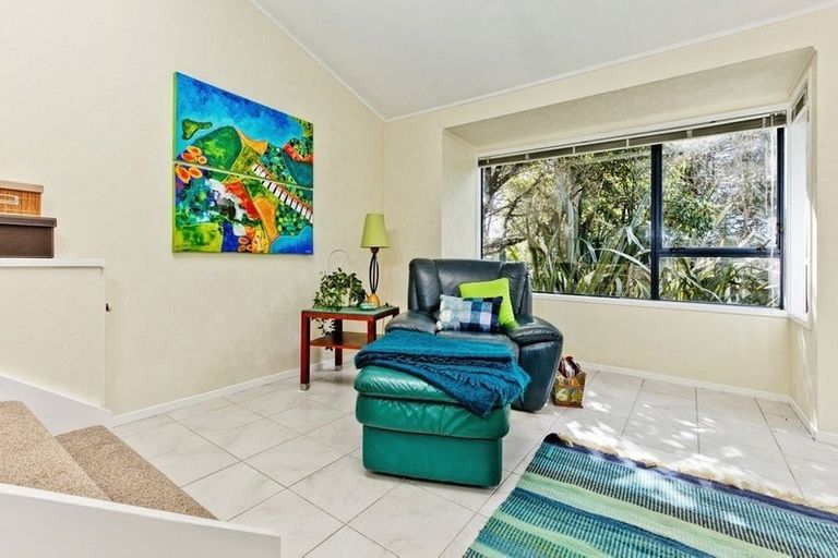 Photo of property in 1/56 Oaktree Avenue, Browns Bay, Auckland, 0630