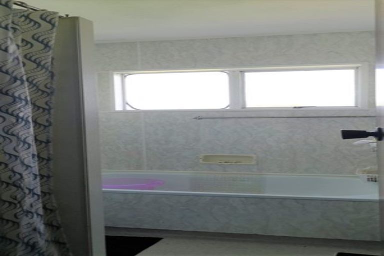 Photo of property in 1/31 Mana Avenue, Titahi Bay, Porirua, 5022