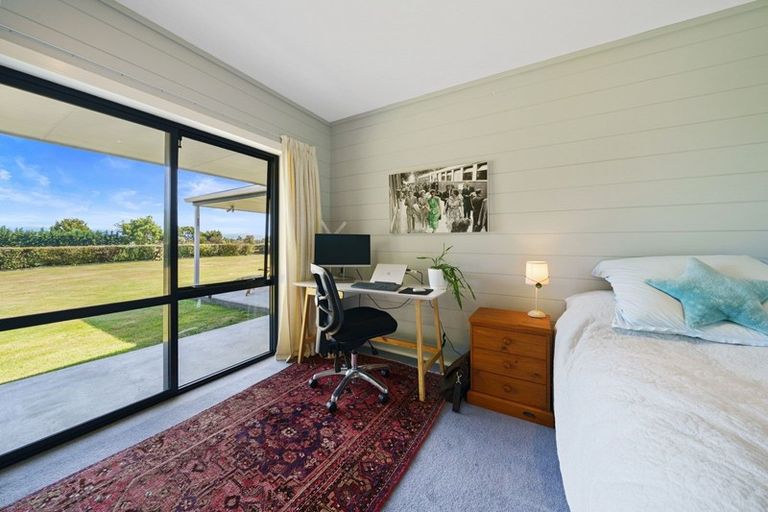 Photo of property in 12 Hawkins Drive, Martinborough, 5711