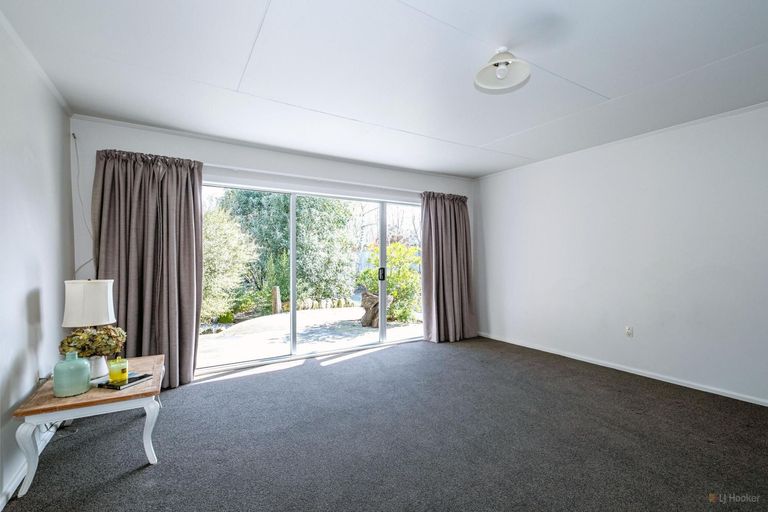 Photo of property in 10 Main North Road, Geraldine, 7930