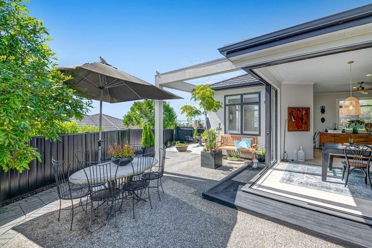 Photo of property in 57 Roberta Crescent, Orewa, 0931