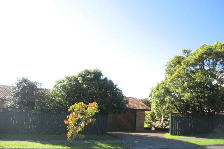 Photo of property in 39 Charles Dickens Drive, Mellons Bay, Auckland, 2014