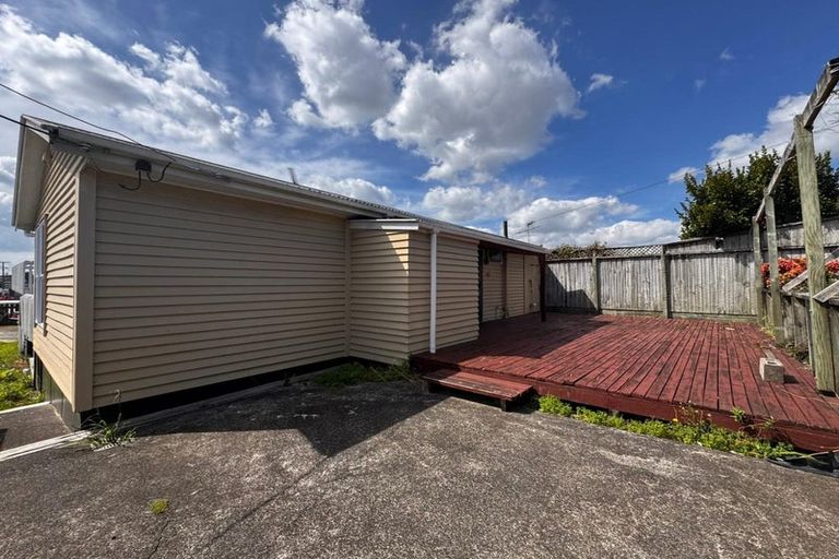 Photo of property in 1/26 Plunket Avenue, Papatoetoe, Auckland, 2104