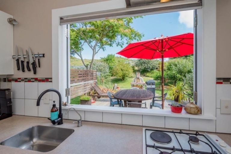 Photo of property in 52a Te Moana Road, Waikanae Beach, Waikanae, 5036