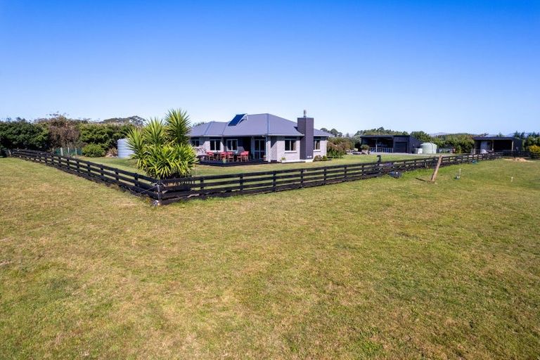 Photo of property in 11 Adelaide Road, Dannevirke, 4978