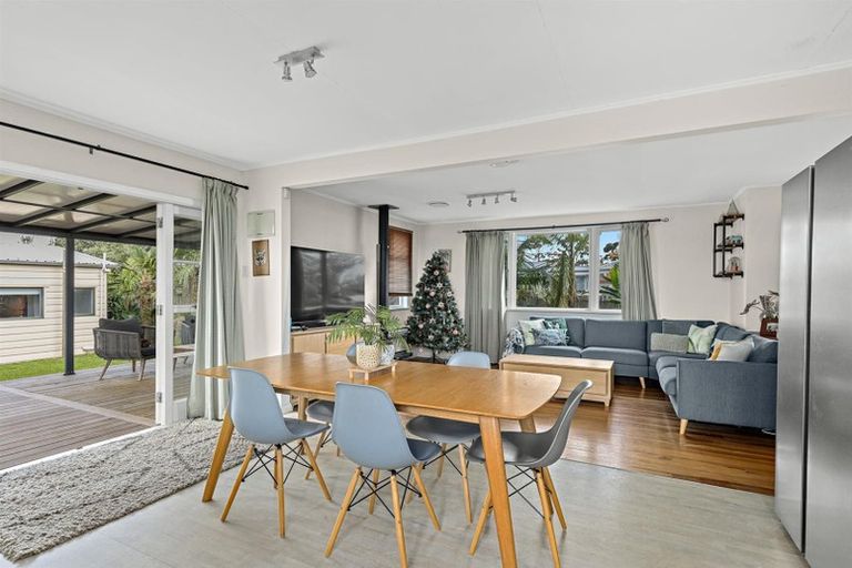 Photo of property in 9 Mary Keane Lane, Parakai, 0830