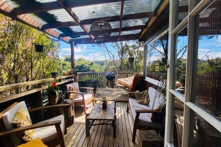 Photo of property in 35 Crescent Road East, Ostend, Waiheke Island, 1081