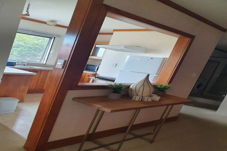 Photo of property in 1/295 East Coast Road, Mairangi Bay, Auckland, 0630