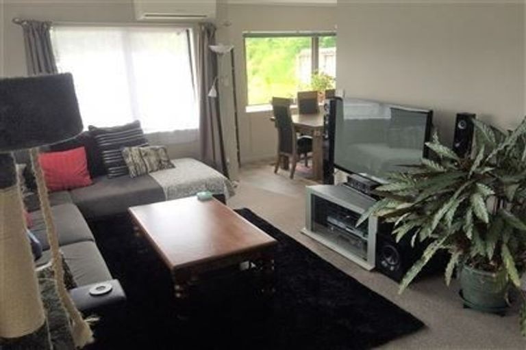 Photo of property in 29 Seagull Place, Whitby, Porirua, 5024