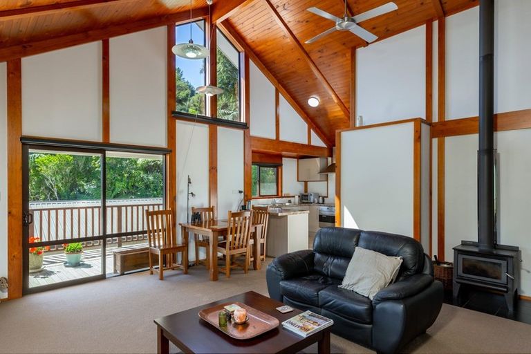 Photo of property in 1702 Queen Charlotte Drive, Linkwater, Picton, 7281