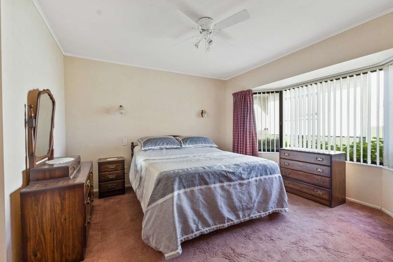 Photo of property in 1/478 Devon Street East, Strandon, New Plymouth, 4312