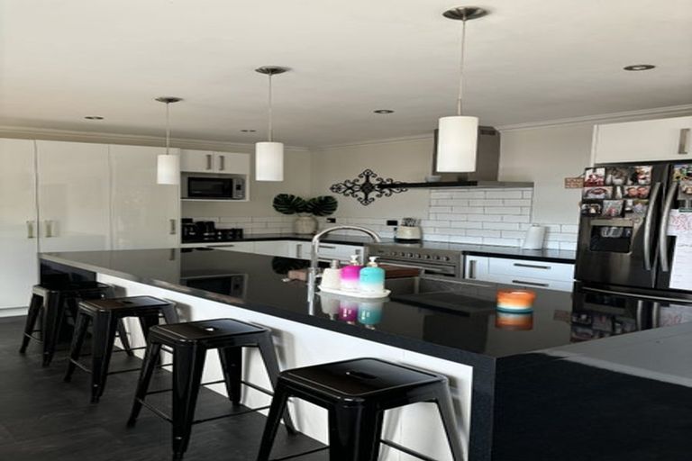 Photo of property in 127 Upper Fitzherbert Road, Wainuiomata, 5373