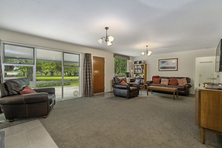 Photo of property in 1863 Rongotea Road, Kairanga, Palmerston North, 4475