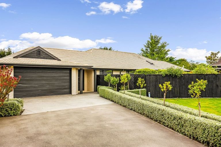 Photo of property in 16 Elmslie Grove, Halswell, Christchurch, 8025