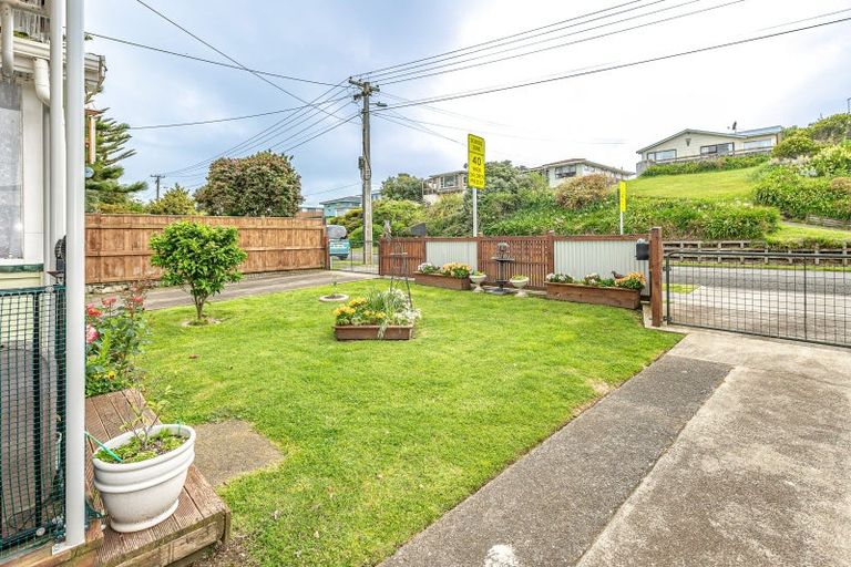 Photo of property in 143 Cornfoot Street, Castlecliff, Whanganui, 4501