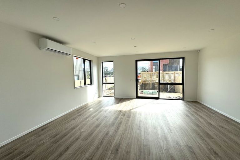 Photo of property in 163 Henwood Road, Westgate, 0814