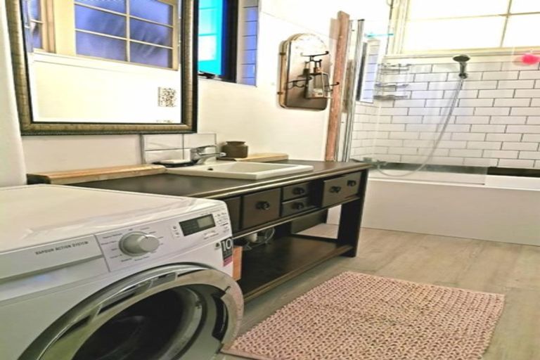 Photo of property in 150j Kaikorai Valley Road, Glenross, Dunedin, 9011