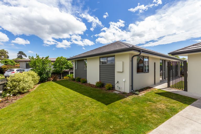 Photo of property in 8 Carteret Place, Aranui, Christchurch, 8061