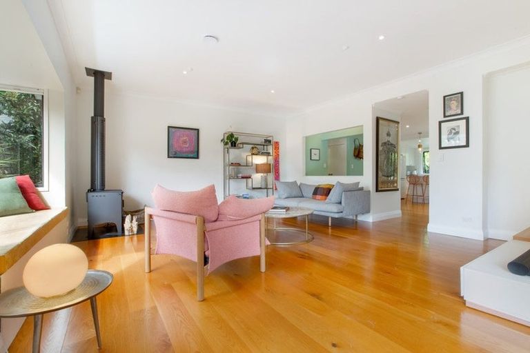Photo of property in 40 Calais Terrace, Ostend, Waiheke Island, 1081