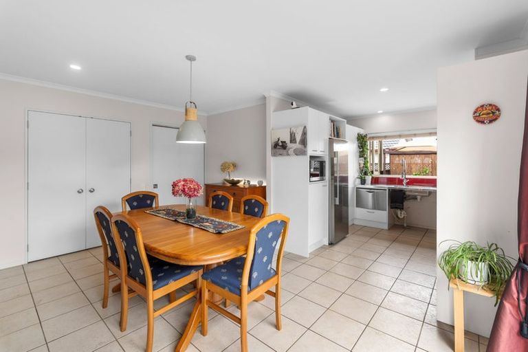 Photo of property in 17 Espalier Drive, Henderson, Auckland, 0612