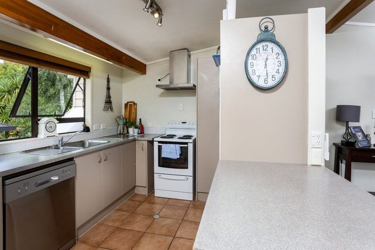 Photo of property in 34 Unsworth Drive, Unsworth Heights, Auckland, 0632
