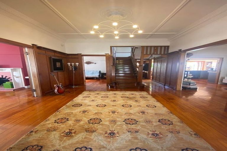 Photo of property in 327 The Terrace, Te Aro, Wellington, 6011