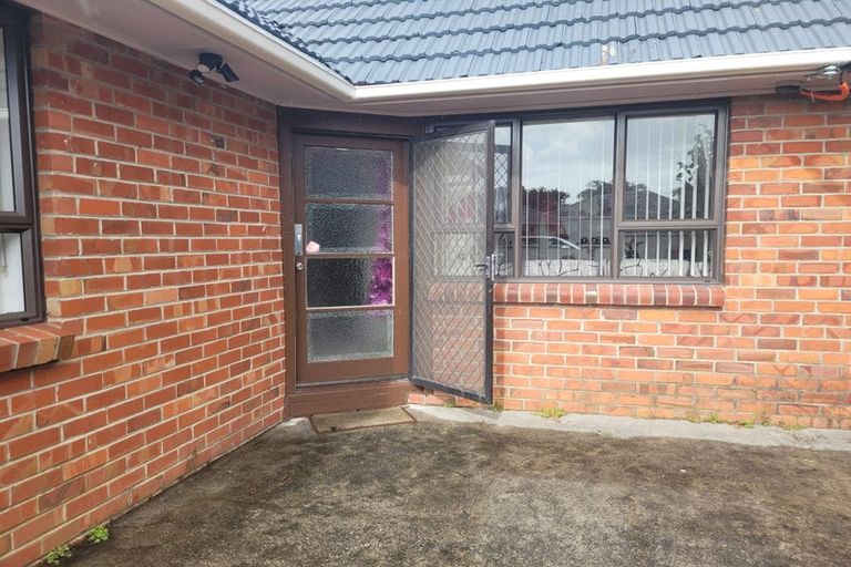 Photo of property in 48 Taikata Road, Te Atatu Peninsula, Auckland, 0610