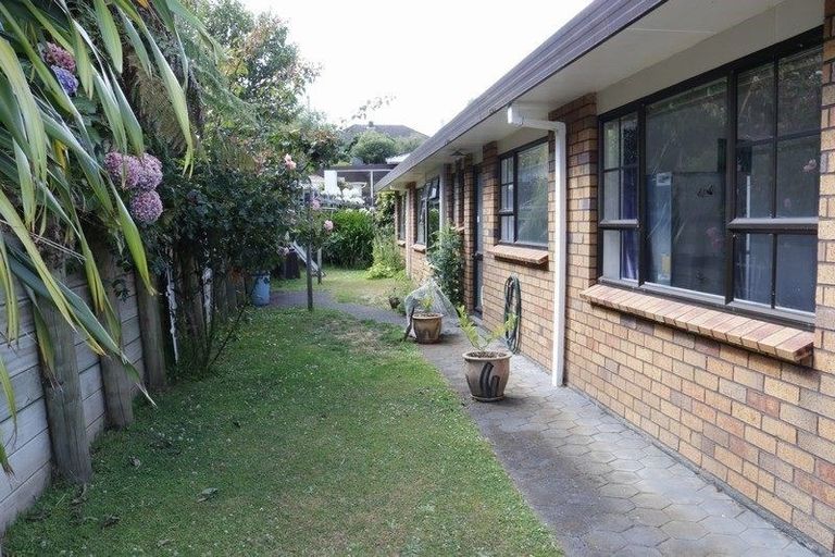Photo of property in 28 Parkes Avenue, Saint Johns Hill, Whanganui, 4501
