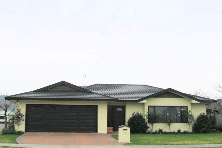 Photo of property in 18 Brompton Drive, Taradale, Napier, 4112