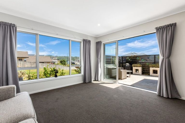 Photo of property in 34 Margaret Shields Avenue, Aotea, Porirua, 5024