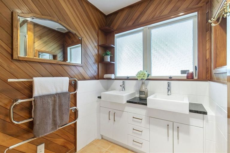 Photo of property in 171a Mokoia Road, Birkenhead, Auckland, 0626