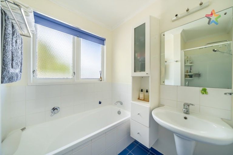 Photo of property in 52 Waipounamu Drive, Kelson, Lower Hutt, 5010