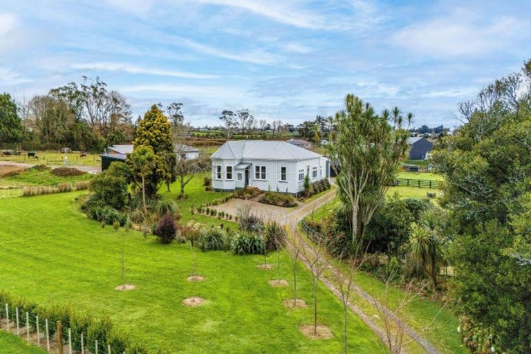 Photo of property in 56 Flint Road W, Stratford, 4332