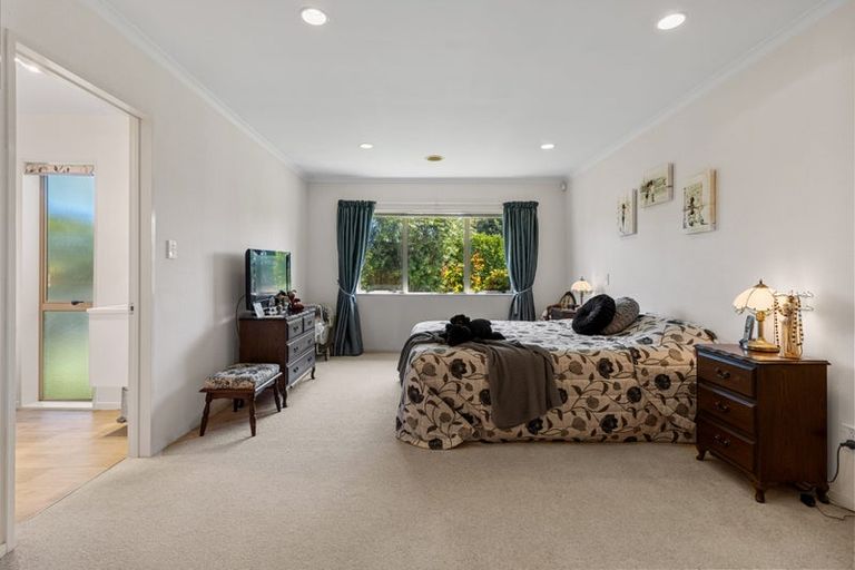 Photo of property in 5 Burleigh Place, Rototuna, Hamilton, 3210