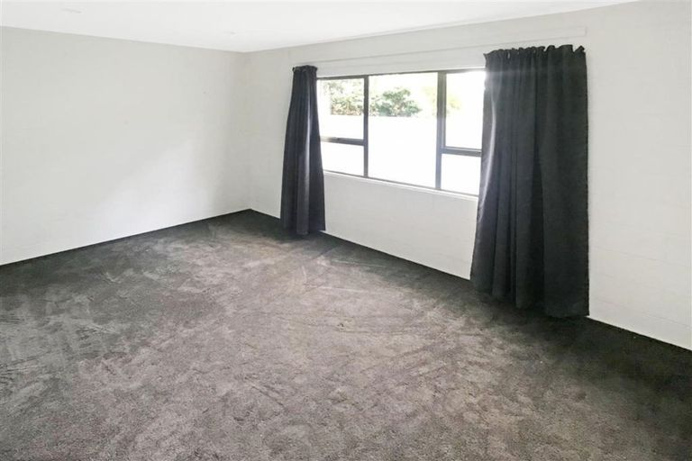 Photo of property in 14 Chenery Road, Red Beach, 0932