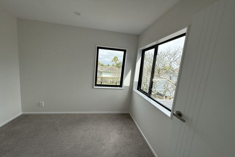 Photo of property in 13d John Walker Drive, Manurewa, Auckland, 2102