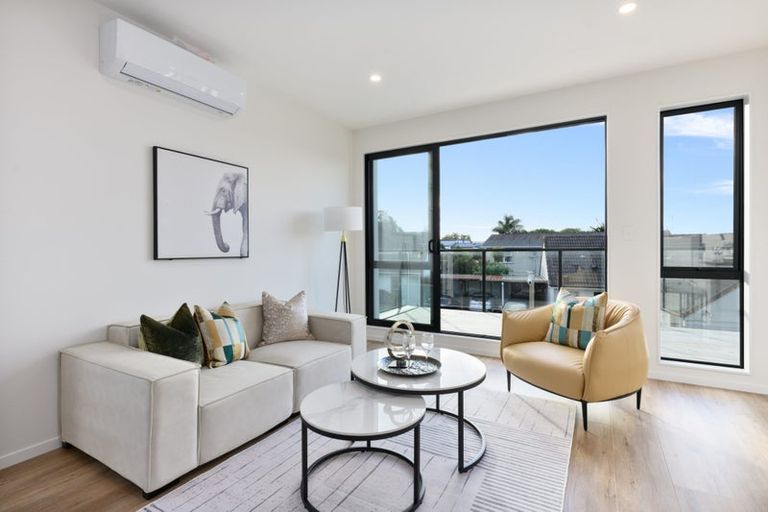 Photo of property in 95c Swanson Road, Henderson, Auckland, 0610