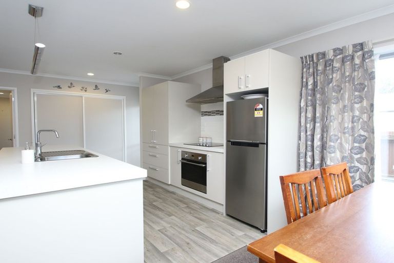 Photo of property in 238 Wainoni Road, Avondale, Christchurch, 8061