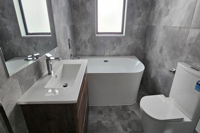 Photo of property in 12a Blease Street, New Lynn, Auckland, 0600