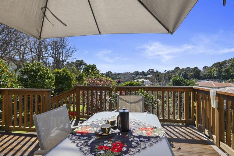 Photo of property in 6 Te Mara Place, Merrilands, New Plymouth, 4312