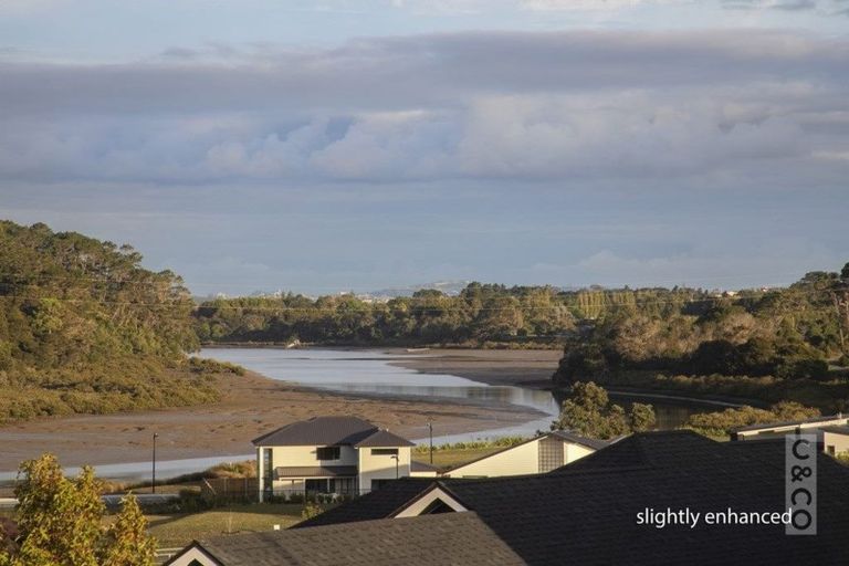 Photo of property in 1 Tauwaka Crescent, Riverhead, 0820