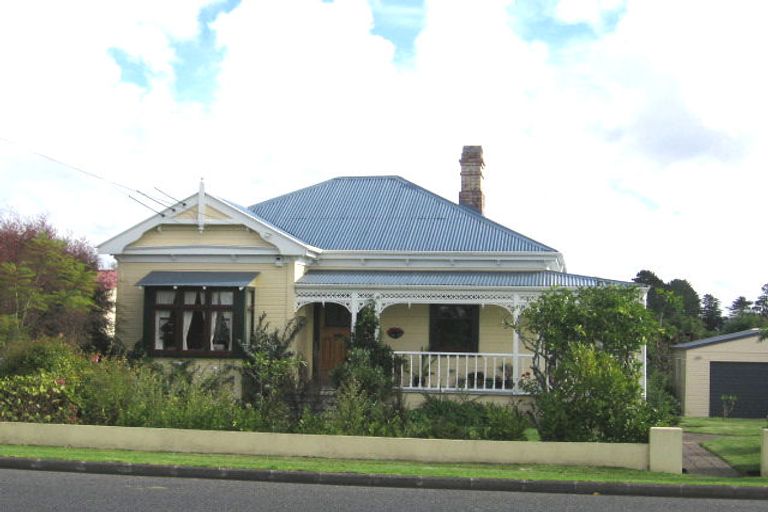 Photo of property in 107 Seymour Road, Sunnyvale, Auckland, 0612
