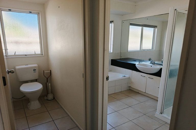 Photo of property in 14 Checkerberry Court, Henderson, Auckland, 0612