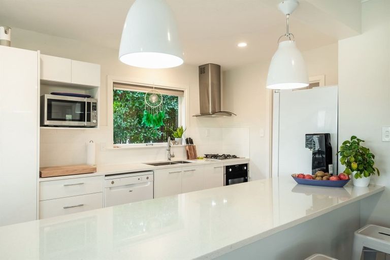 Photo of property in 1/24 William Souter Street, Forrest Hill, Auckland, 0620