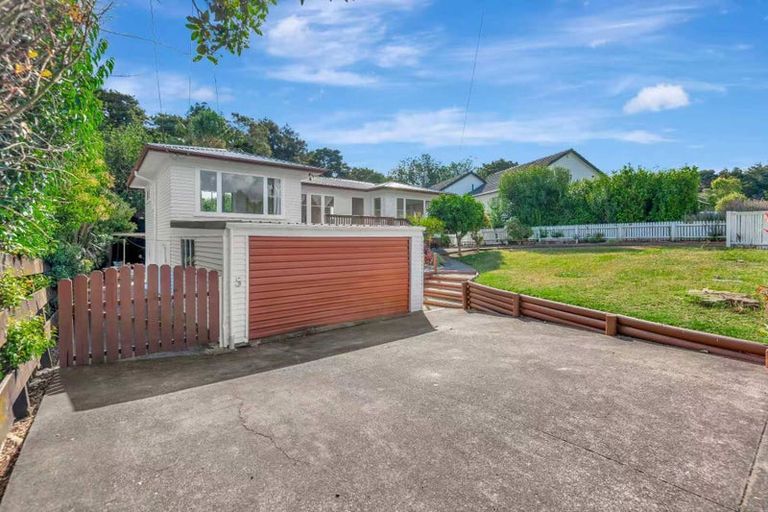Photo of property in 5 Hillcrest Grove, Hillpark, Auckland, 2102