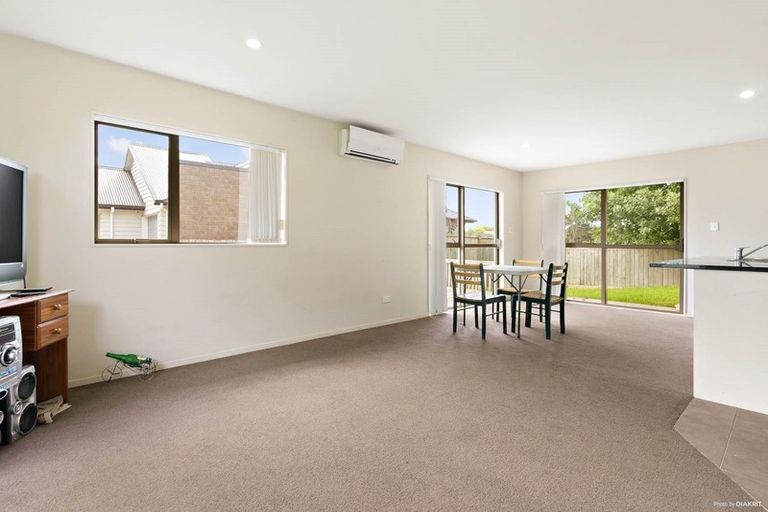 Photo of property in 116 Popokatea Drive, Takanini, 2112