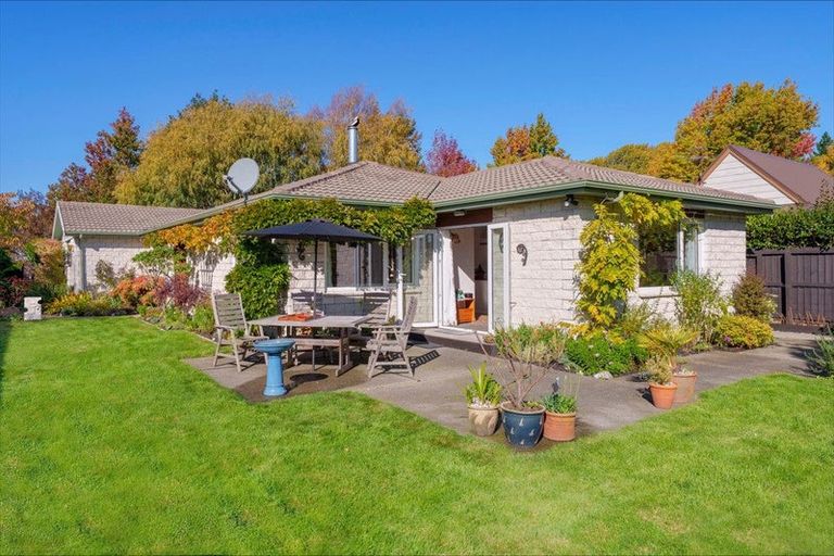Photo of property in 5 Lodge Place, Ilam, Christchurch, 8041