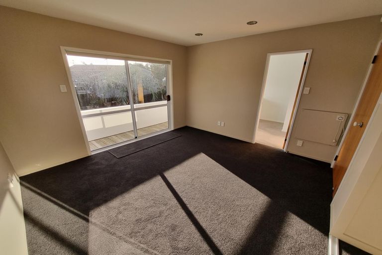 Photo of property in 23 Elsted Place, Goodwood Heights, Auckland, 2105