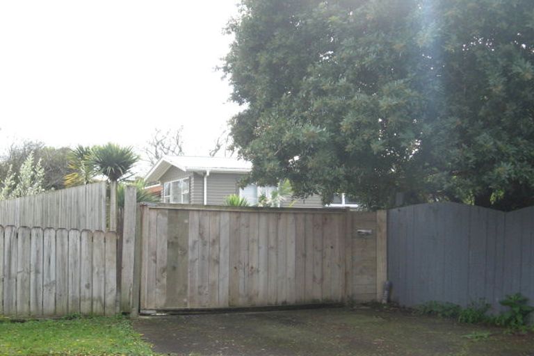 Photo of property in 15 Valencia Place, Manurewa, Auckland, 2102